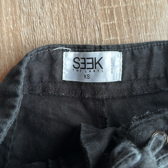 Seek The Label 100% linen front lace up high waist mini shorts - Picture 4 of 4